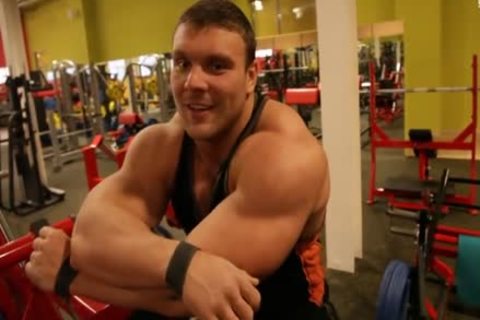 Russian Muscle Male Porn - Ruso large (Russia Muscle) at Gay Male Tube