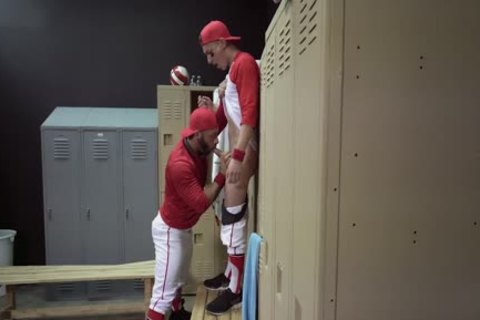 Locker Room banging - Tristan Hunter And Eddy Ceetee