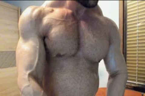 A daddy Muscle chap Masturbating In Live