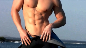 Cum Fu: Incredible Peter Le at the beach