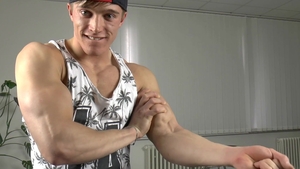 EastBoys.com - Fucking among muscle amateur