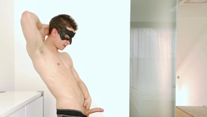 Maskurbate - Bisexual Ryan rushes nailing in mask