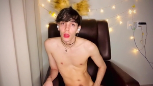 LustForBoys.com: Super slim Henry Evans finds dick to fuck